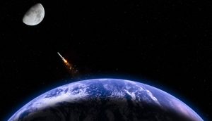 Weltraumaufnahme der Erde. Daneben ist eine Rakete, die in Richtung Mond fliegt.
