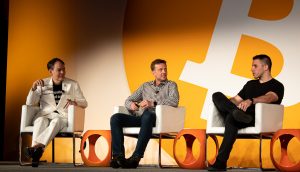 Anthony Pompliaon (r.) 2019 auf einer Bitcoin-Konferenz in San Francisco