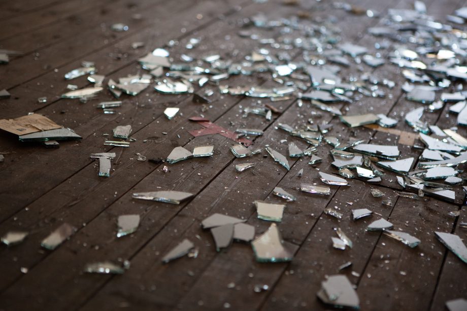 Meinungs-ECHO: Der Bitcoin Flash Crash in 5 Tweets Scherben