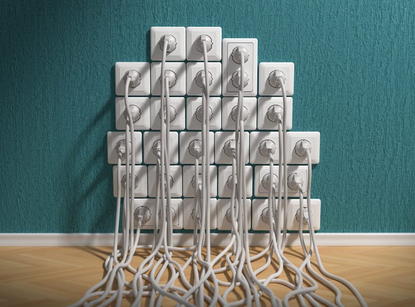 Blockchain für die Energiewende: Tokenisierung von Versorgungsanlagen Steckdosen