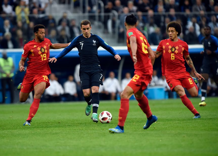 Sorare bringt Startelf von Belgien und Frankreich als NFT heraus Griezmann dribbelt gegen Belgien.