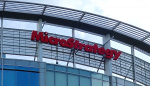 Gebäude an dem MicroStrategy dran steht.