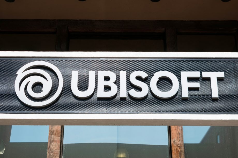 Cloud Gaming: Gaming-Gigant Ubisoft wird Node-Betreiber Das Logo von Ubisoft auf einer Gebäudefassade