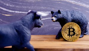 Bitcoin-Münze, Bären- und Bullenfigur