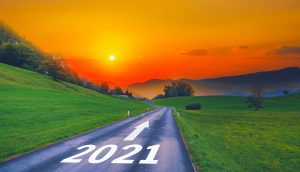 Straße mit Aufschrift 2021