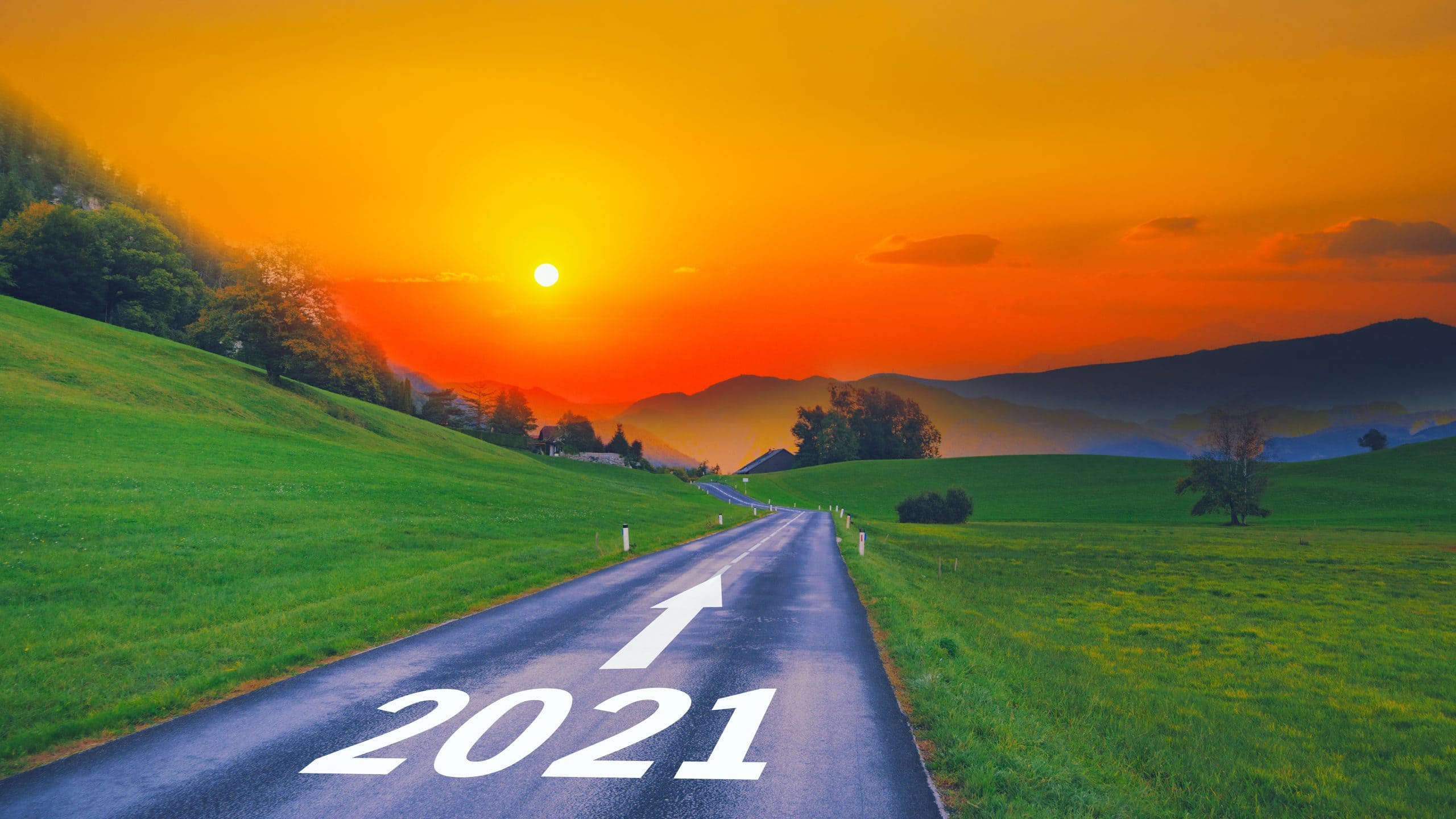 Straße mit Aufschrift 2021