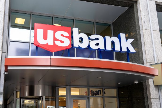 US Bank steht an einem Gebäude