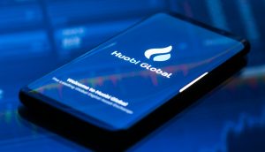 Smartphone mit Logo von Huobi