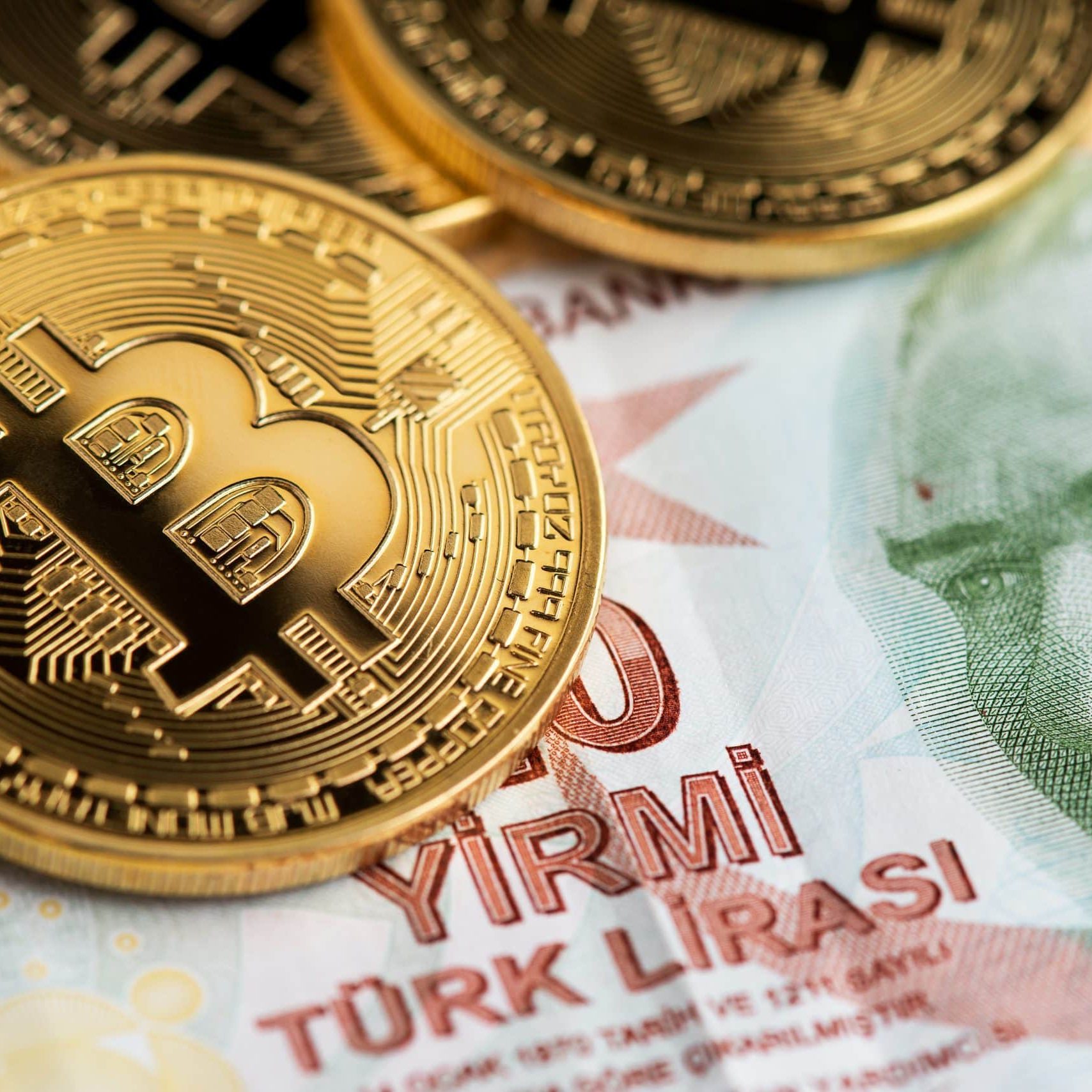 Türkische Lira bricht massiv ein: Anleger flüchten in Bitcoin
