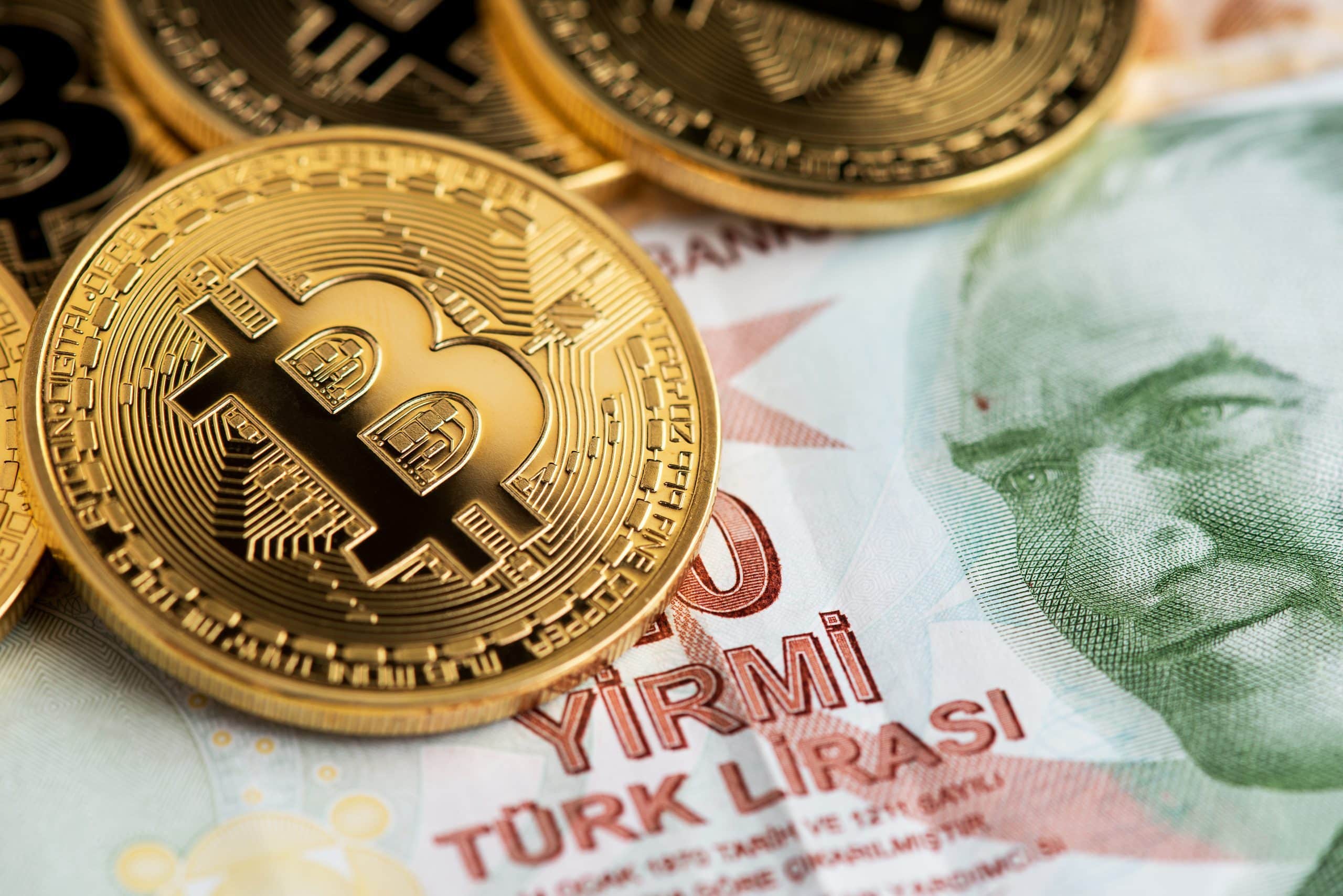 Türkische Lira und Bitcoin Münze