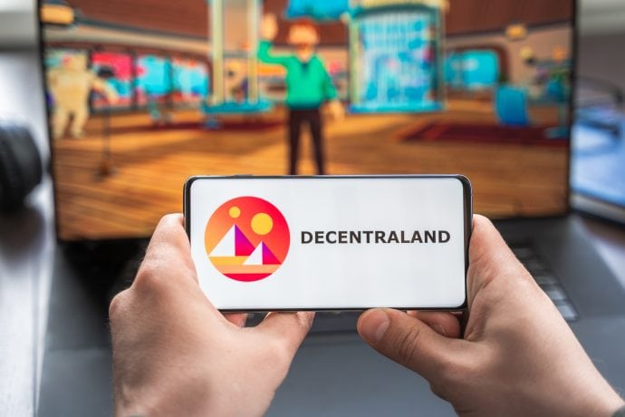 Decentraland Logo auf Smartphone