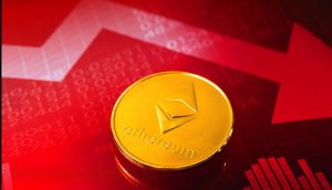 Ethereum-Münze vor rotem Hintergrund