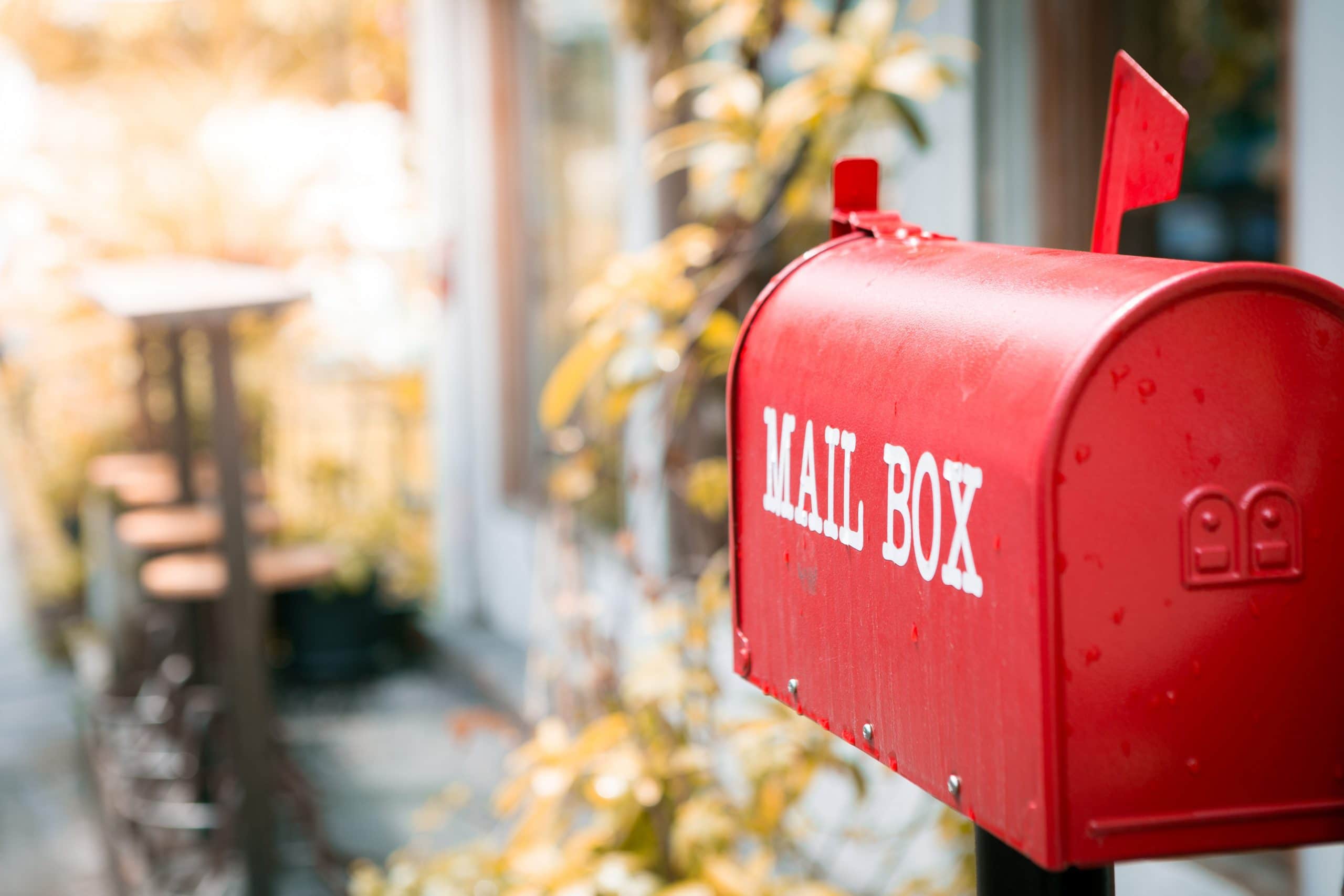 Rote Mailbox, Adresse