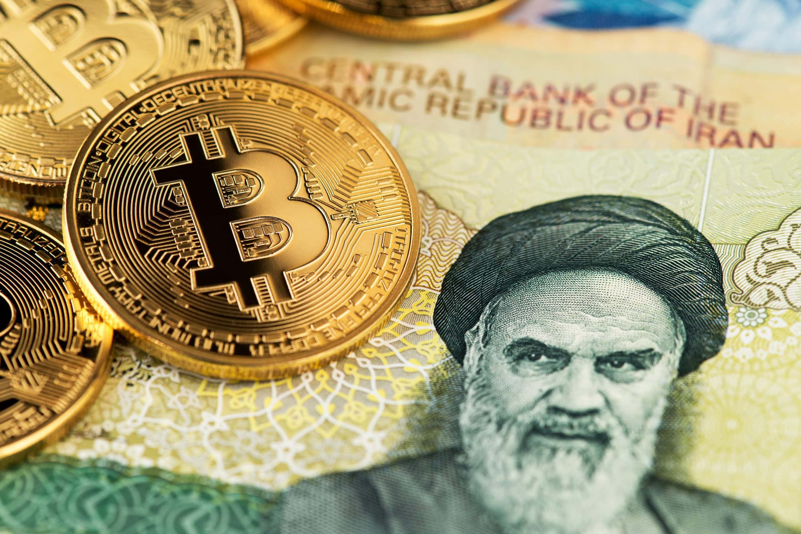 Bitcoin Münze auf iranischem Geld