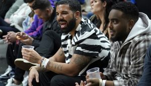 Drake platziert Bitcoin-Wette auf Superbowl.