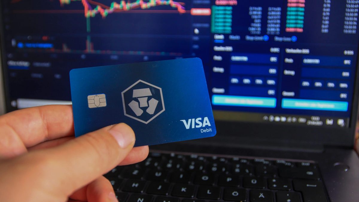 Staking Rewards gekürzt: Crypto.com gibt nach