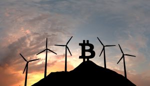 Bitcoinzeichen umgebend von Windkraftanlagen