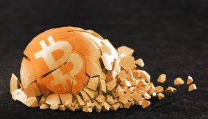 Bitcoin ist tot darstellung durch einen zerschmetterten ball mit dem btc zeichen