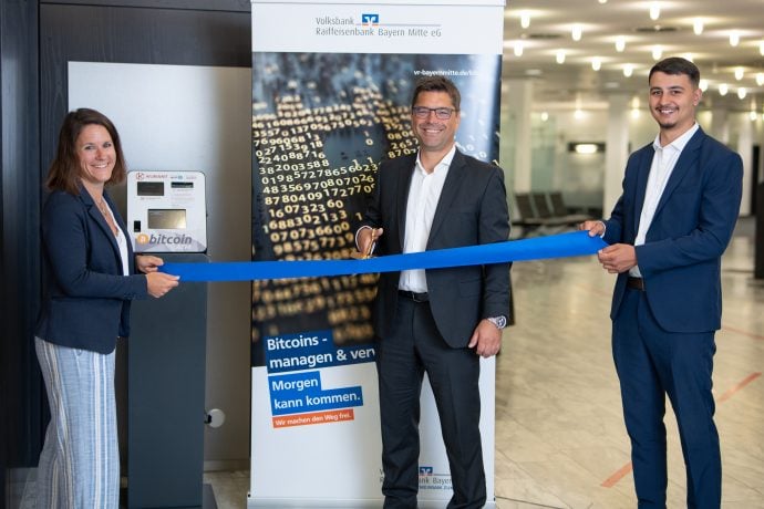 Eröffnung eines Bitcoin-Automaten in der Volksbank