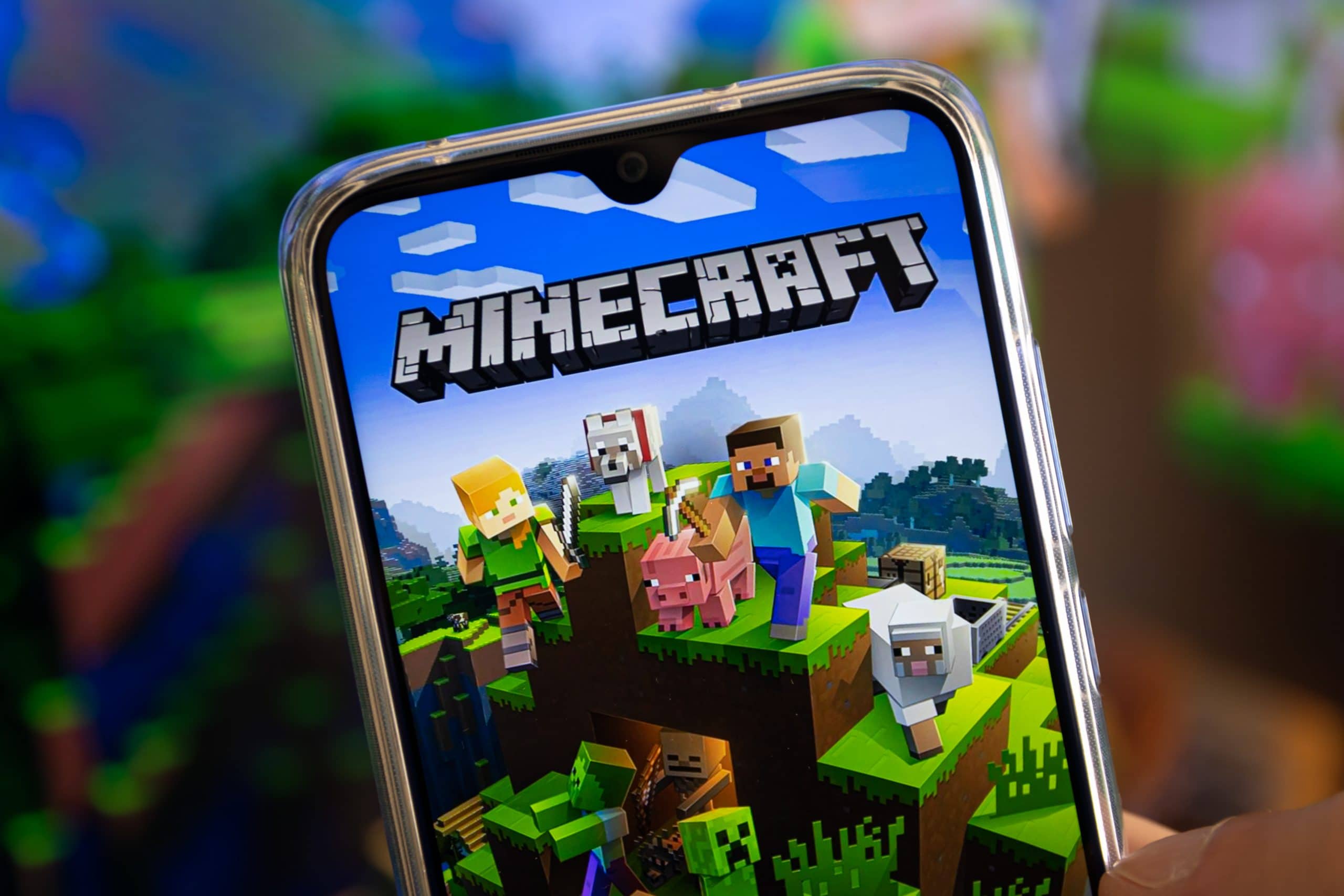 Minecraft-Logo auf einem Smartphone