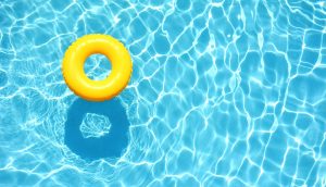Schwimmring im Swimming Pool