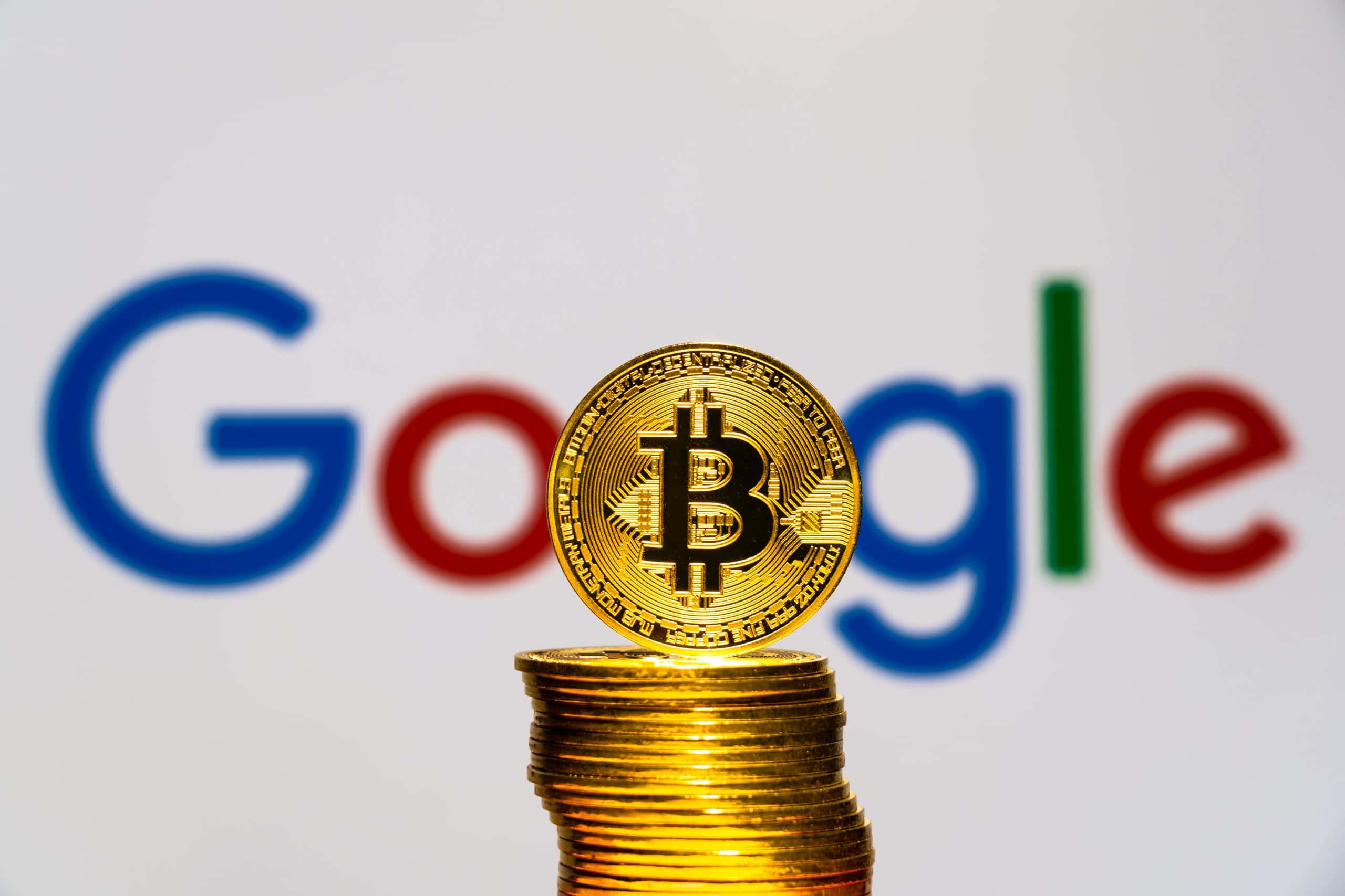 Google mit Bitcoin-Münze