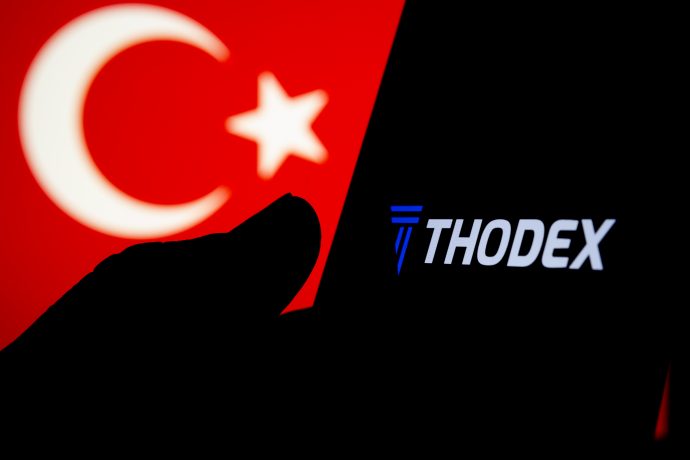 Thodex-Logo auf Smartphone