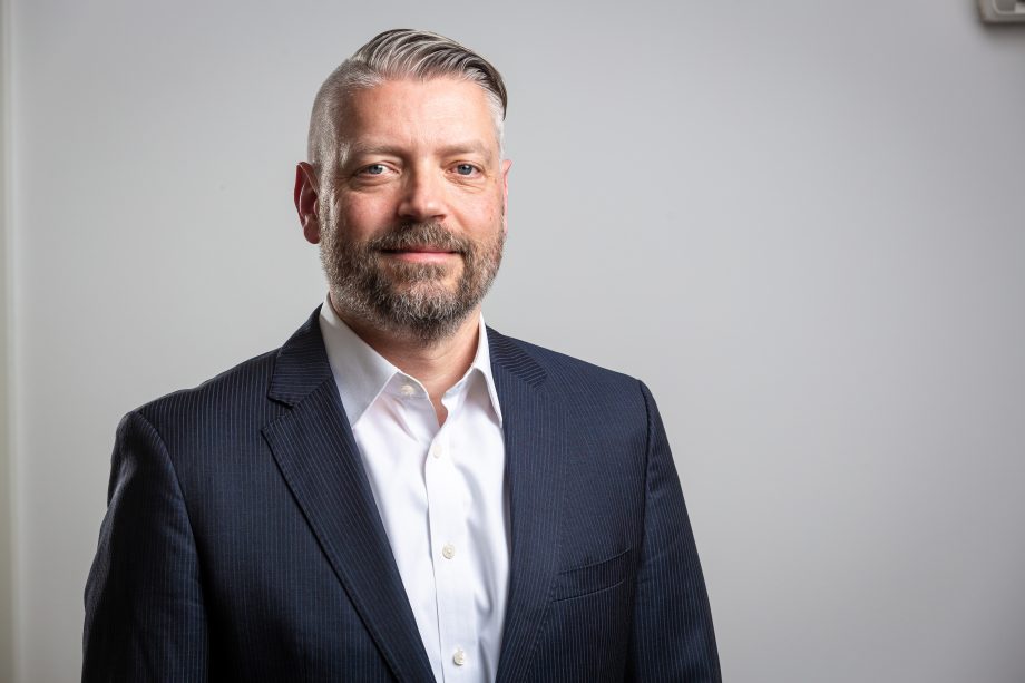 Das Bild zeigt Alexander Höptner, den CEO von Allunity