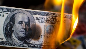 US-Dollar in Flammen