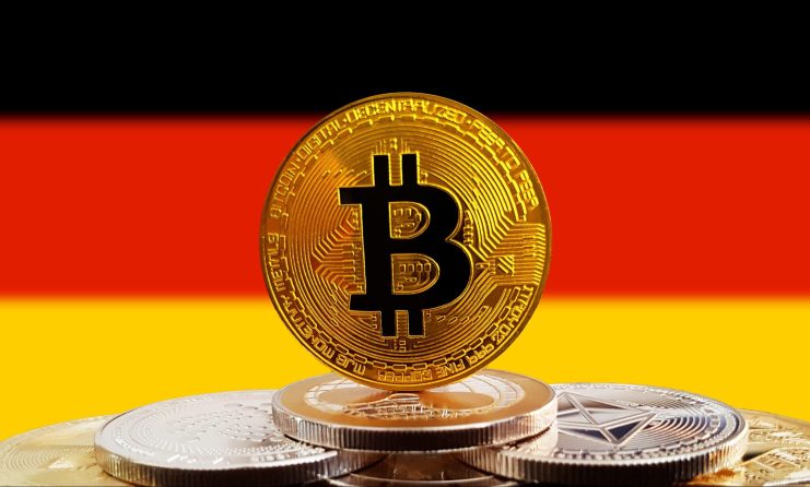 Bitcoin vor Deutschland-Flagge