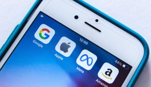 Big Tech, wie Google, Apple, Meta, Amazon