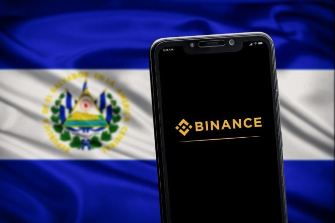 Binance-Logo vor El Salvador Flagge