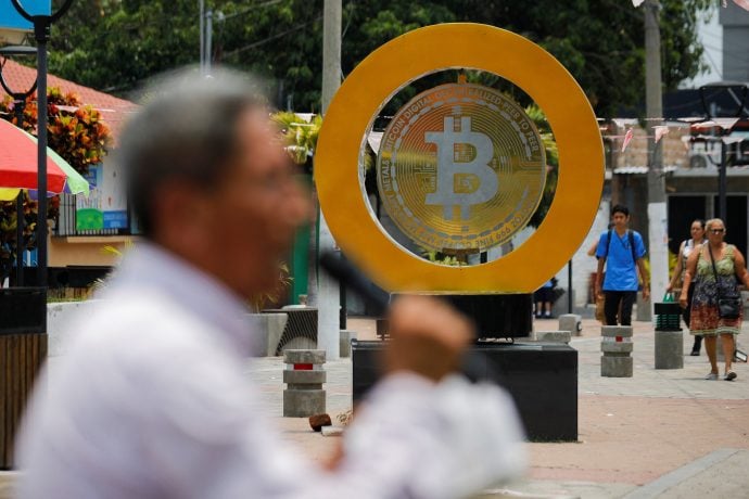 Seit September 2021 ist Bitcoin offizielles Zahlungsmittel in El Salvador. Selbst Plätze sind nach ihm benannt