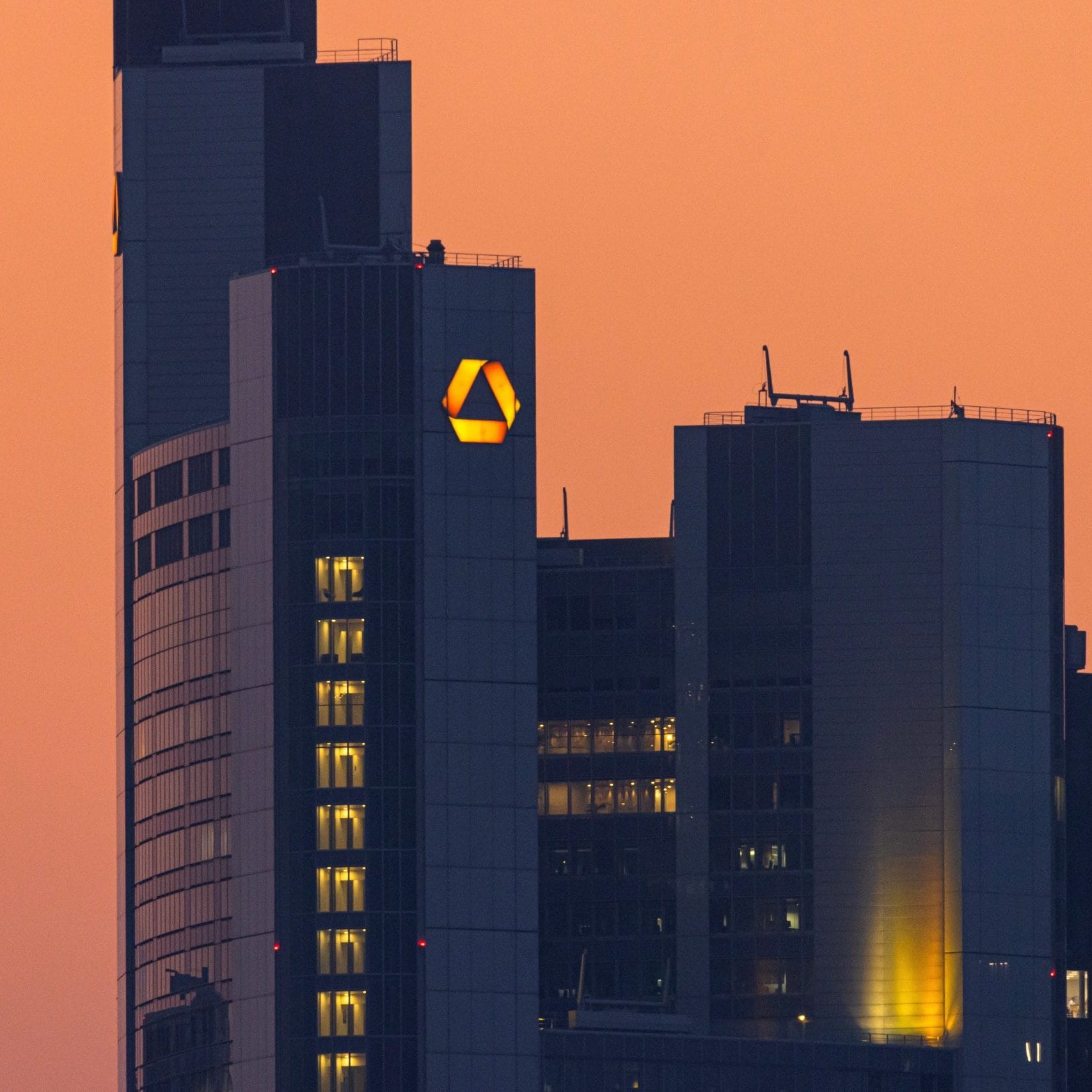 Commerzbank: Bank startet Handel mit Bitcoin und Ethereum