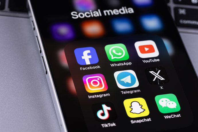 Social Media Apps auf einem Smartphone-Bildschirm.