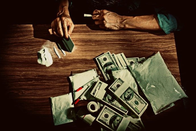 Koks und Dollarscheine