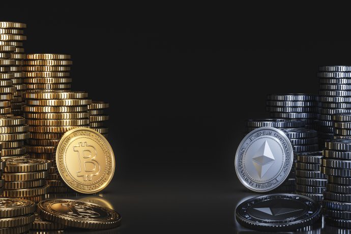 Bitcoin- und Ethereumcoins