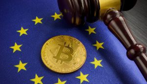 MiCA, Bitcoin und EU-Fahne