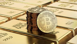 Ein Stapel Bitcoin-Münzen glänzt auf mehreren glänzenden Goldbarren.