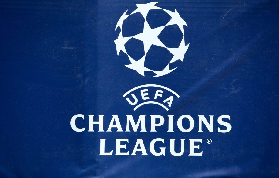 Das Logo der UEFA Champions League zeigt den ikonischen weißen Sternball über dem Text „UEFA Champions League“ auf dunkelblauem Hintergrund, symbolisiert Spitzenleistungen im Fußball und zieht weltweit Fans an – darunter auch die wachsende Welt der Kryptowährungen.