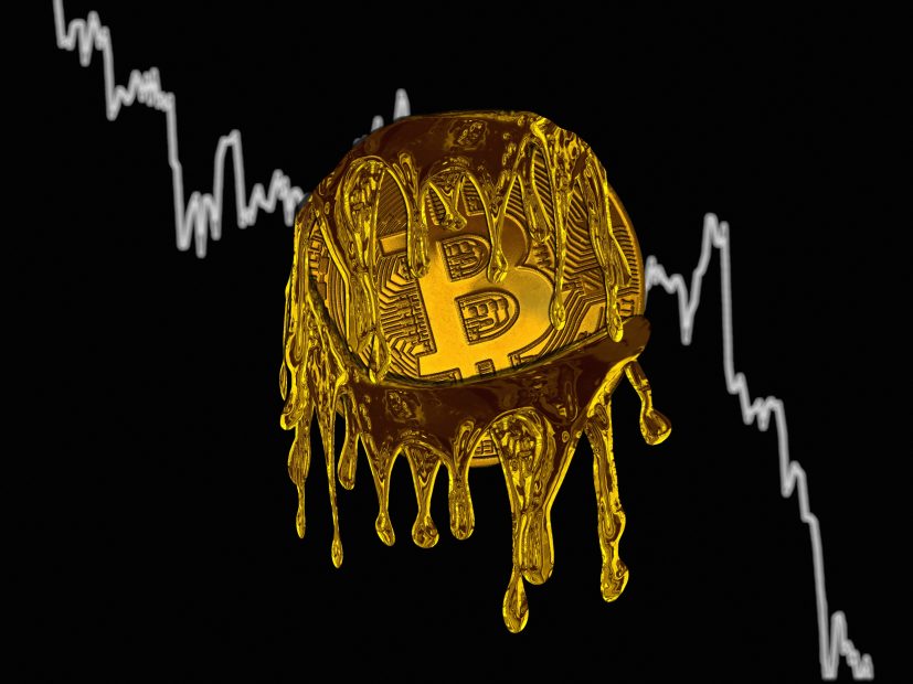 Ein schmelzendes goldenes Bitcoin-Symbol vor einem nach unten tendierenden Aktienchart auf schwarzem Hintergrund, das die Bitcoin-Knappheit und die jüngsten Veränderungen an den Krypto-Börsen widerspiegelt.