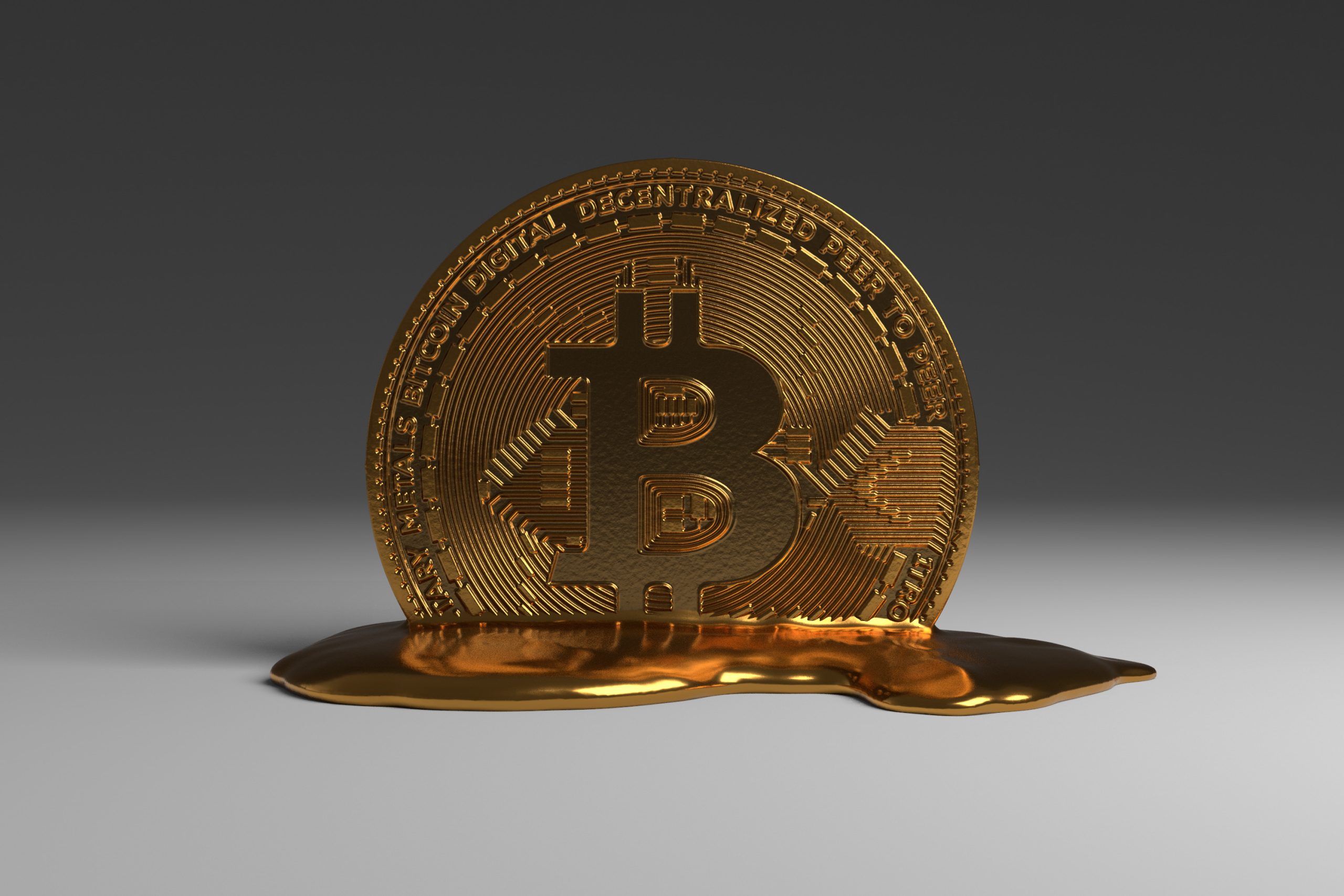 Eine goldene Bitcoin-Münze, die die jüngsten Bitcoin-Abflüsse symbolisiert, ist an der Basis teilweise geschmolzen und auf einem schlichten grauen Hintergrund platziert.