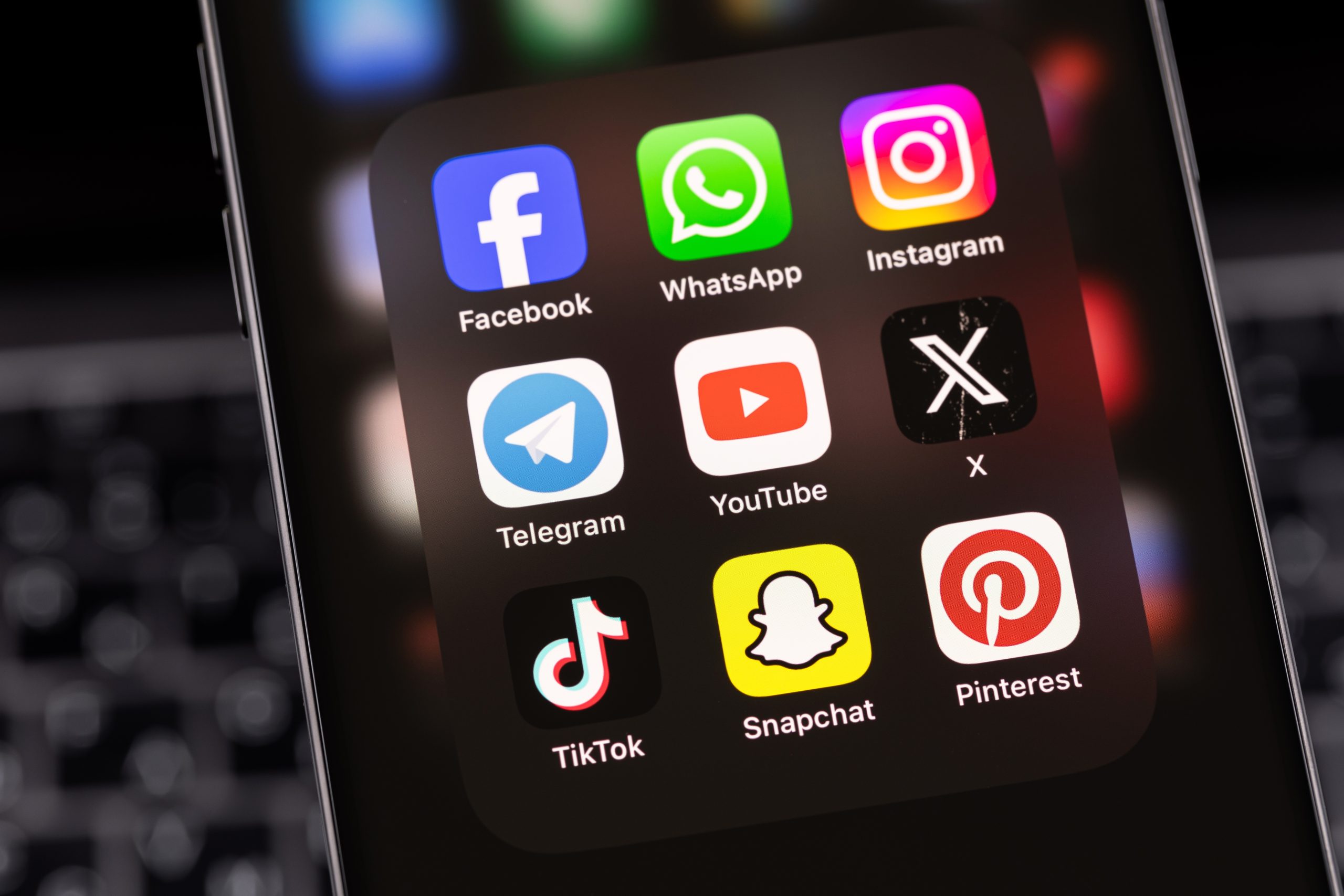 Zora will es mit Facebook, Instagram und Co. aufnehmen.