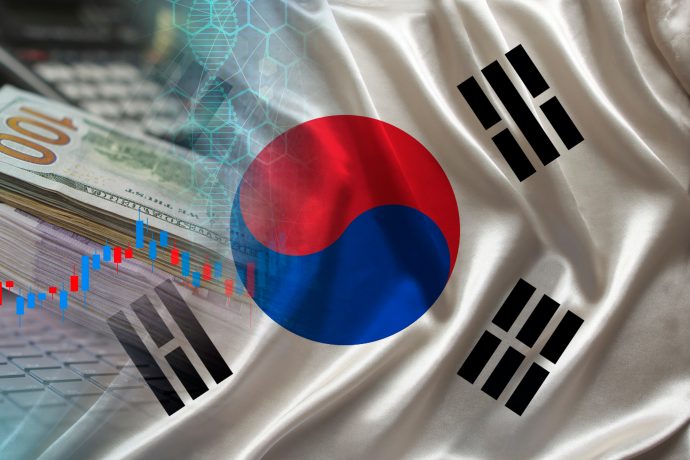 Ein Stapel US-Dollar-Scheine, ein Börsendiagramm und digitale Grafiken überlagern eine südkoreanische Flagge und symbolisieren Finanzen, die Einführung von Stablecoins und die wirtschaftliche Aktivität in Südkorea.