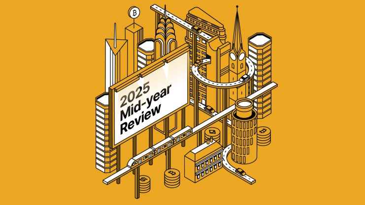 Illustration eines Stadtbilds mit einer Werbetafel mit der Aufschrift 2025 Mid-year Review, Hochbahnen und modernen Gebäuden auf gelbem Hintergrund, die die Dynamik der zweiten Jahreshälfte und des Kryptomarkts 2025 hervorheben.