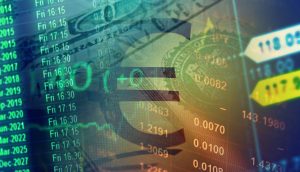 Digitale Zusammenstellung von Währungssymbolen, einschließlich Euro- und Stablecoin-Symbolen, überlagert mit Finanzdiagrammen, Aktienkursen und Teilbildern von US-Dollarnoten, die auf die globalen Finanzmärkte hinweisen.