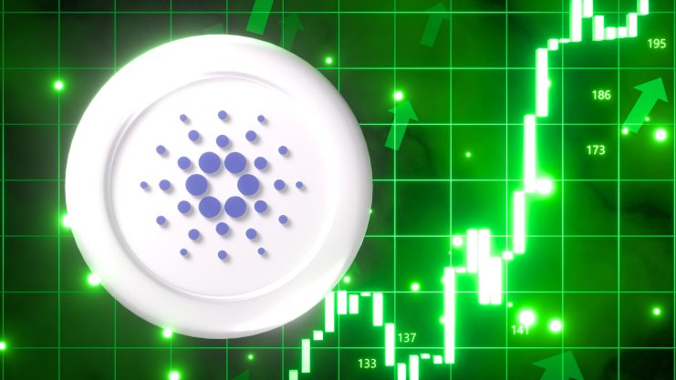 Ein Cardano (ADA) Münzsymbol überlagert ein grünes Finanzdiagramm mit Aufwärtspfeilen, die einen Anstieg des Kryptowertes symbolisieren.