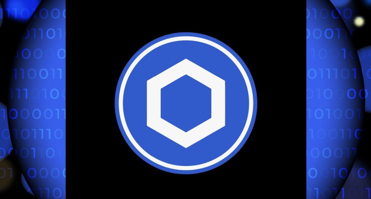 Ein blaues sechseckiges Chainlink-Logo innerhalb eines Kreises ist auf einem schwarzen Hintergrund zentriert, mit Binärcode und Kreisformen auf beiden Seiten.
