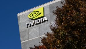 Nvidia-Logo am Firmensitz des Chipkonzerns, der am 27. August Quartalszahlen vorlegt