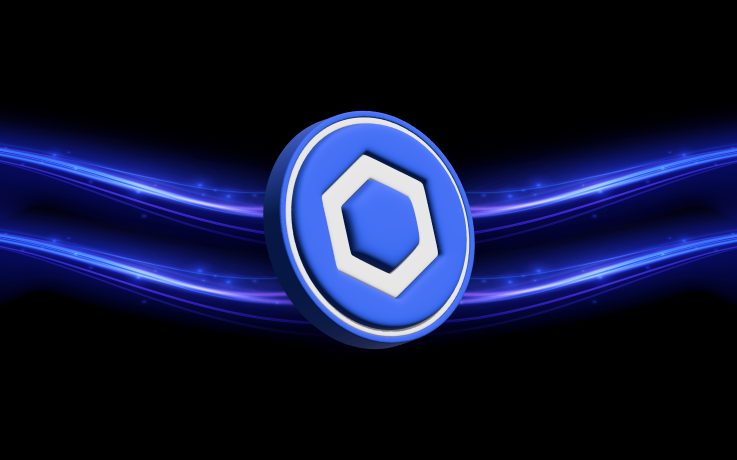 Ein blaues, kreisförmiges Chainlink-Token mit einem weißen Sechseck in der Mitte schwebt vor geschwungenen, leuchtenden blauen und violetten Linien auf einem schwarzen Hintergrund.